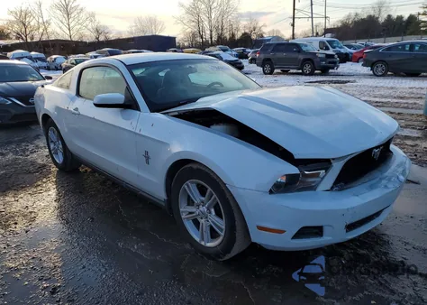 2011 Ford Mustang z USA, uszkodzony, nr VIN 1ZVBP8AM4B5124487